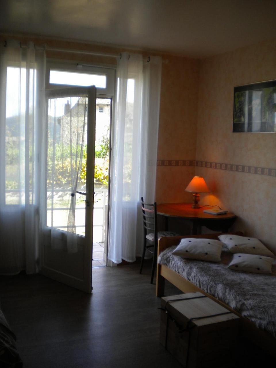 Hotel Le Relais Du Coustoubi Campouriez ภายนอก รูปภาพ